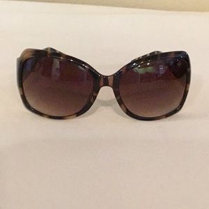 Simply Vera Wang Sunglasses Tortoise